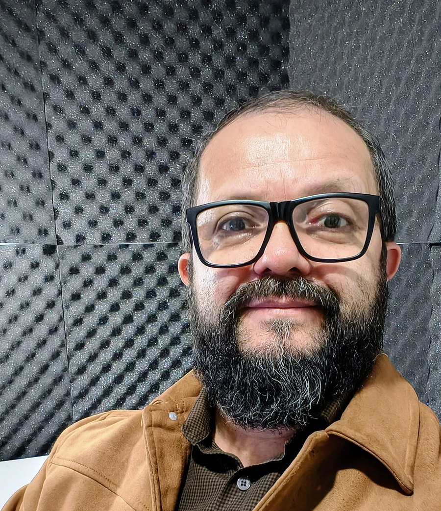Edemir Gomes, terapeuta